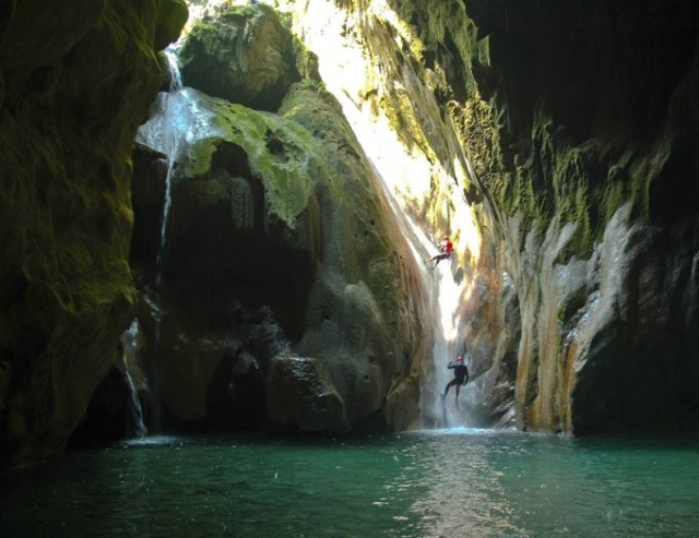 Espeleologia en caverna